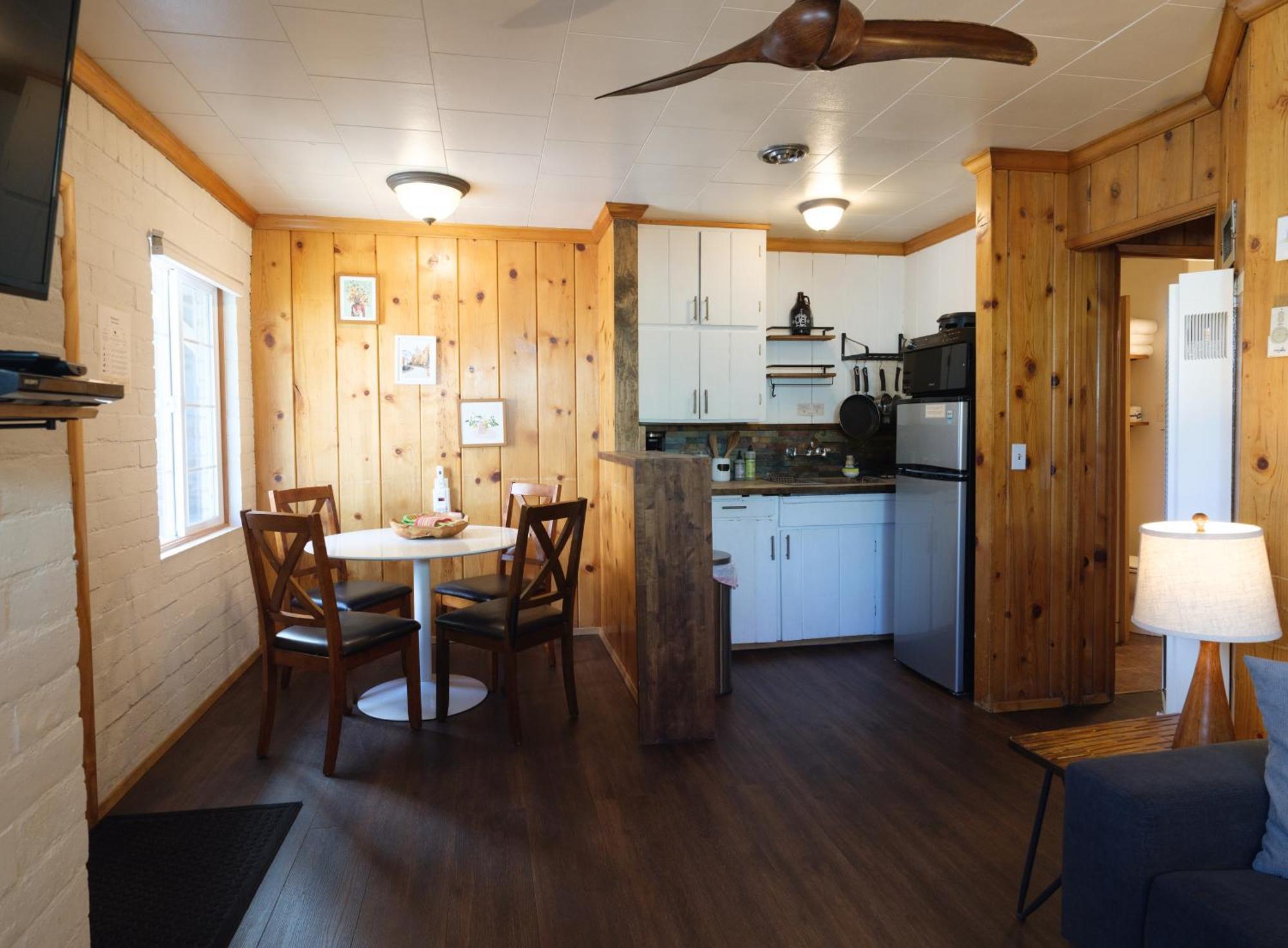 Lake Front Cabins June Lake Exterior photo